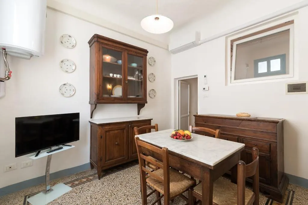 Pilastri Flat Florencia Apartamento
